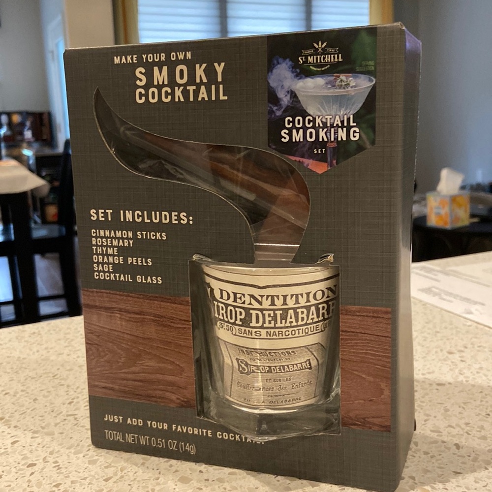 Cocktail smoking set